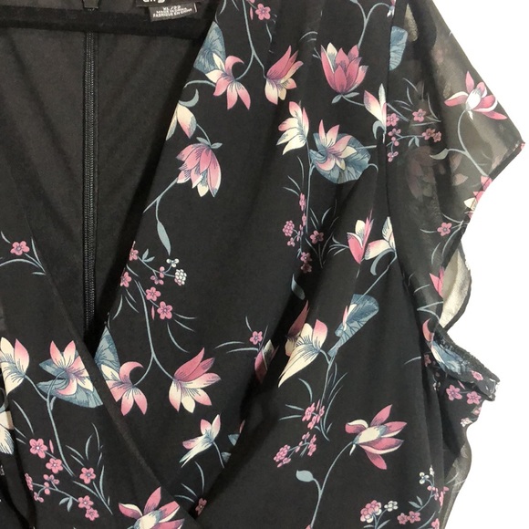 City Chic black floral dress size XL/22 - Picture 5 of 8